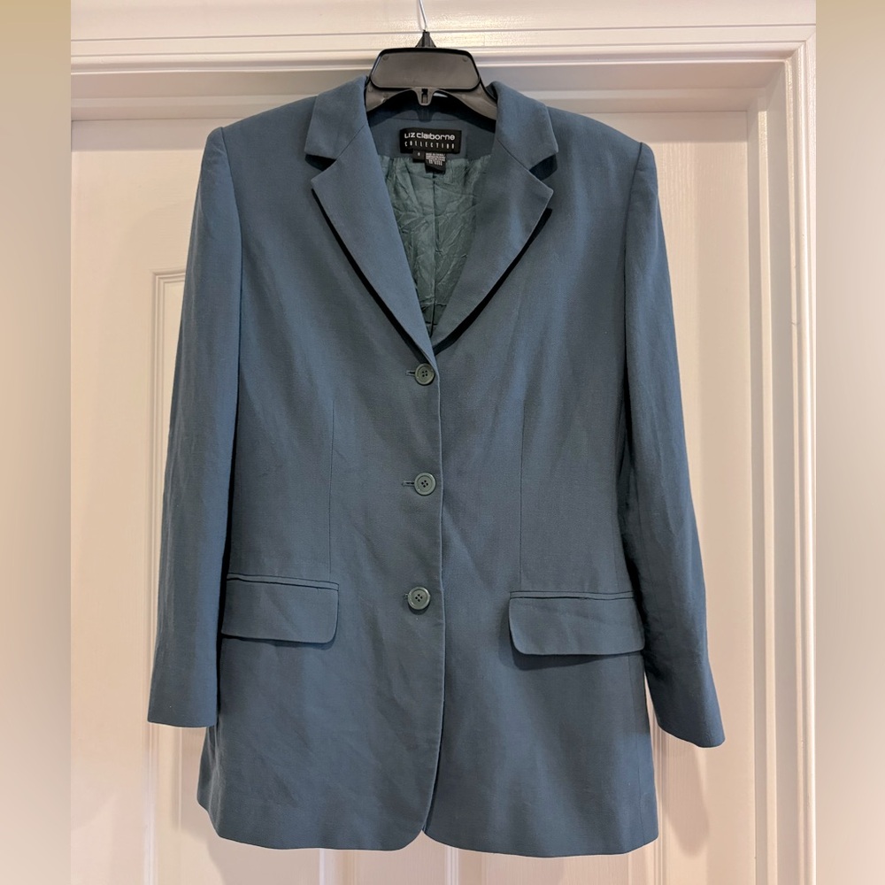 Women’s grayish blue Liz Claiborne blazer size 8, great condition